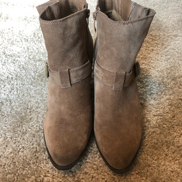 Very Volatile Booties - Picture 3 of 5